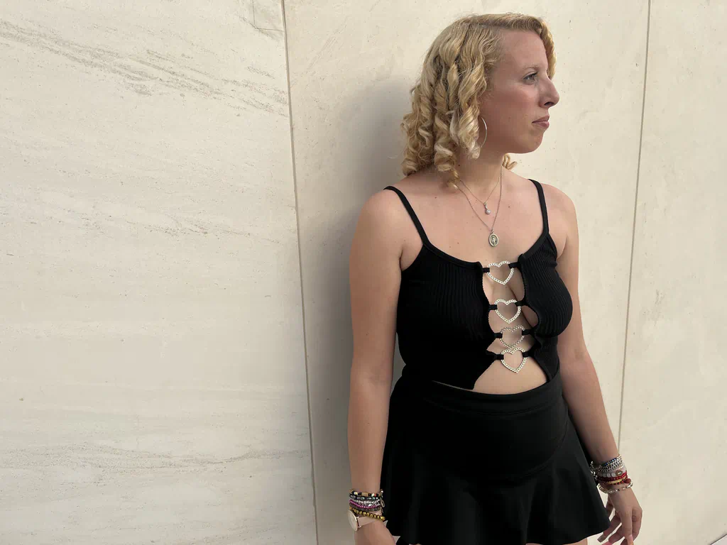 Victoria — Presencia elegante y sugerente
